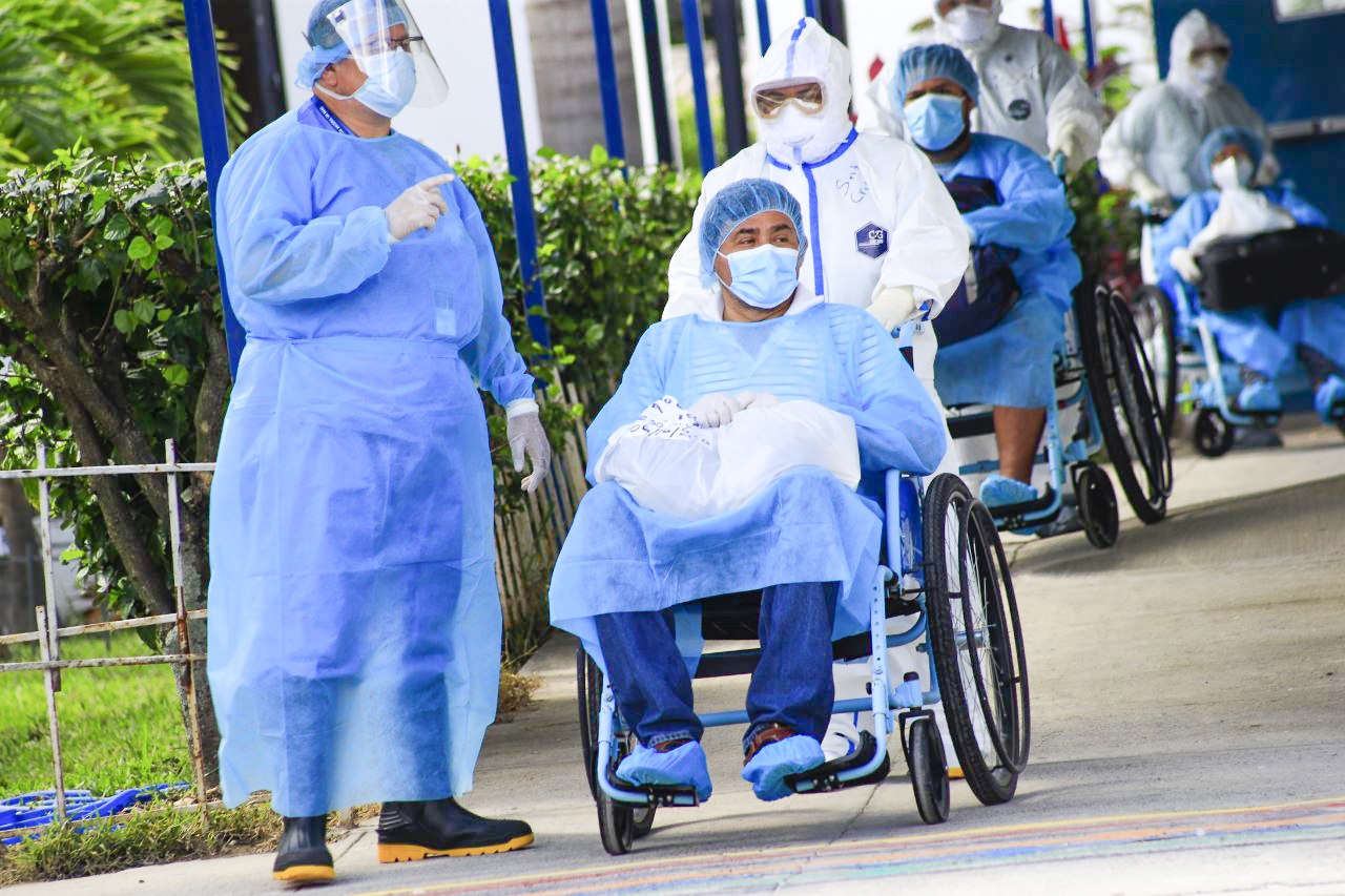 3-nuevos-pacientes-reciben-el-alta-del-hospital-san-rafael-tras-superar-el-covid19
